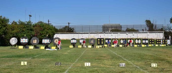 Con una gran participación de arqueros infantiles, juveniles y mayores, el Pabellón de Tiro con Arco del CARE fue sede del Torneo Estatal de Exteriores 2025, un evento marcado por la emoción, la disciplina y el ambiente familiar.