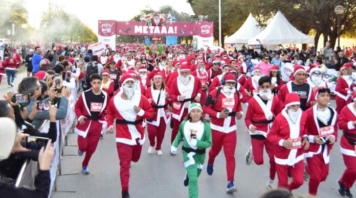 Arranque de la carrera Run Santa Run 2025